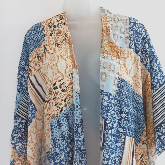 Kori Open Front Kimono Topper S/M‎ Mixed Print Media Boho Artsy Blue Beach Flowy - Picture 3 of 7